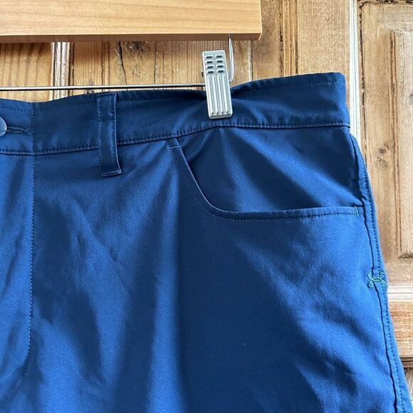 Under‎ Armour 40 Shorts Navy Loose Pockets Button Zip Belt Loop Tech Golf Shorts - Picture 2 of 8
